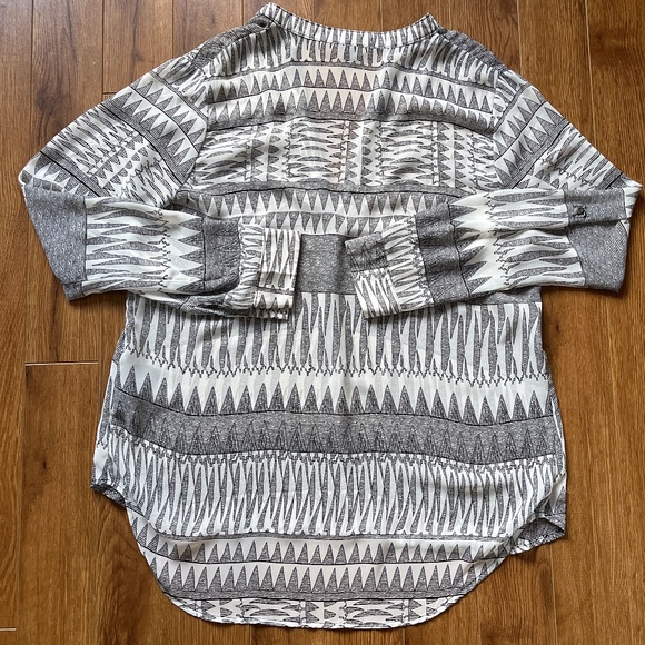 Forever 21 sheer blouse - Picture 4 of 4